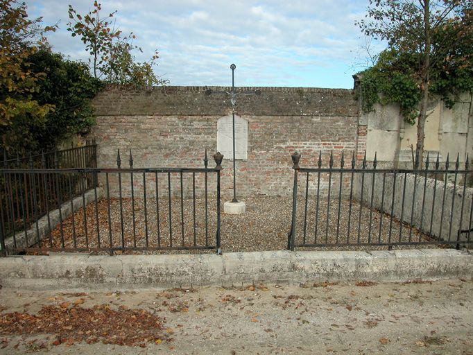 Les enclos funéraires du cimetière de la Madeleine