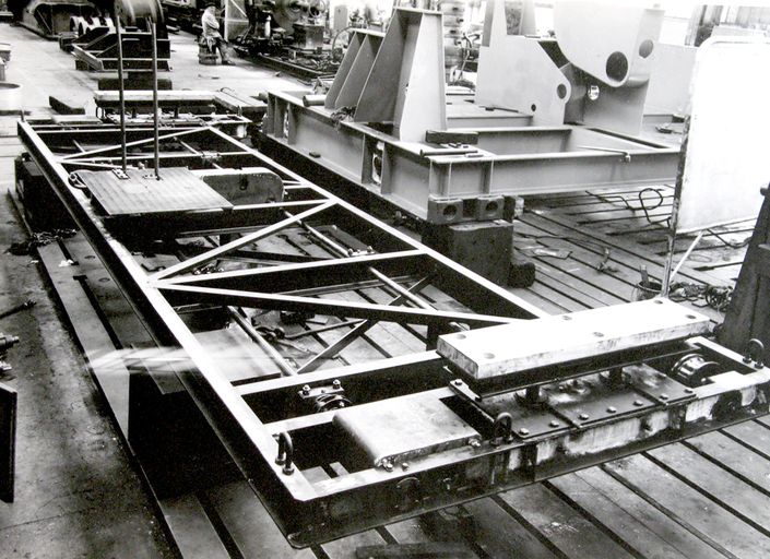 Ancienne usine de petite métallurgie (fabrique de limes) Mauroy, puis usine de construction mécanique, dite Ateliers de construction de Creil, puis Daydé-Pillé, actuellement pépinière d'entreprises