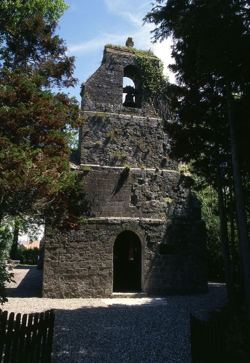 Chapelle et ancien cimetière Saint-Corneille du Hamelet à Favières