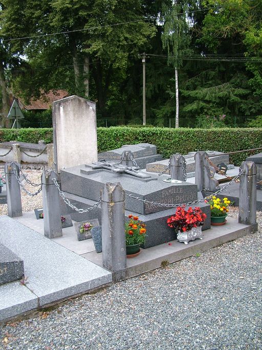 Église paroissiale Saint-Sulpice et cimetière de Ribeaucourt