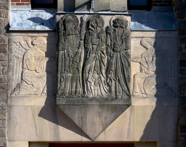 Eglise paroissiale et ancien cimetière Saint-Pierre de Mons-en-Chaussée (Estrées-Mons)