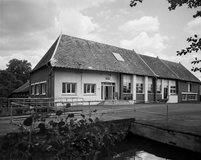 Ancienne usine de papeterie C. Rouillon, puis Dufourmantel, puis Maisonneuve ; puis usine de chapellerie Battersby et Cie ; puis usine d'apprêt des étoffes Texal Enduction