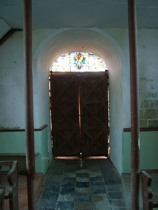 Église paroissiale Saint-Ferréol et cimetière de Fransu