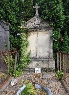 Tombeau (stèle funéraire) Pinchon-Follet et du dessinateur Joseph Porphyre Pinchon