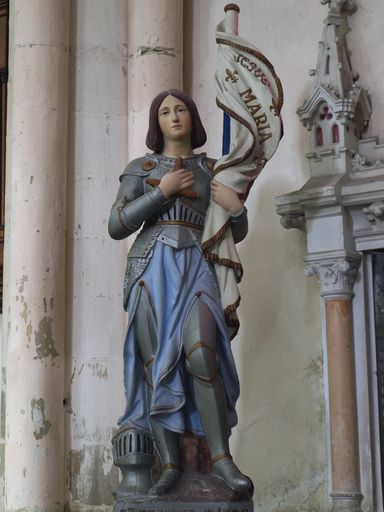 Ensemble de deux statues et socles d'architecture : saint Michel, sainte Jeanne d'Arc