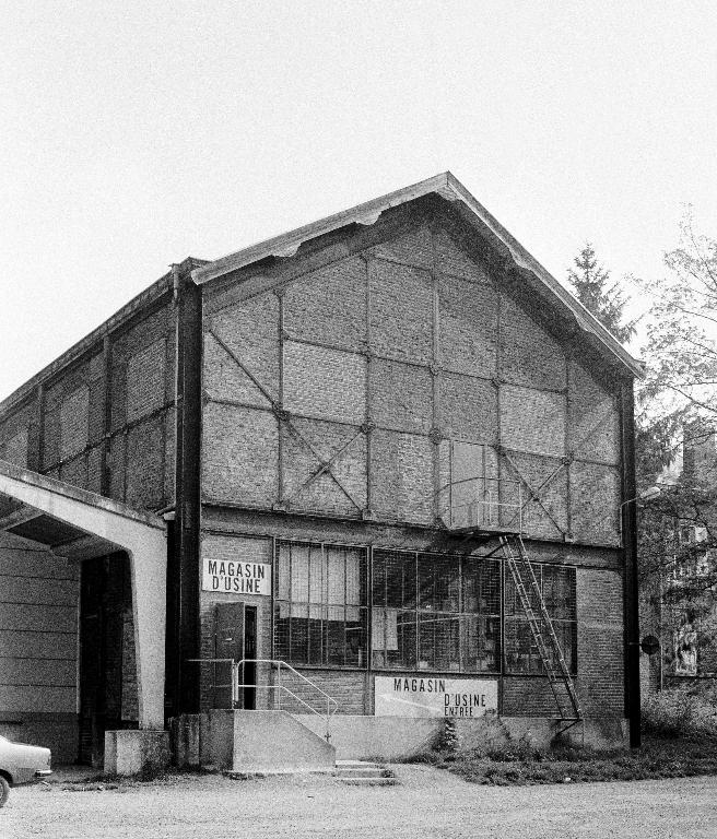 Ancienne usine de teinturerie et d'apprêts Guénin, puis filature de la Somme et SA Les fils de Louis Mulliez (vestiges)