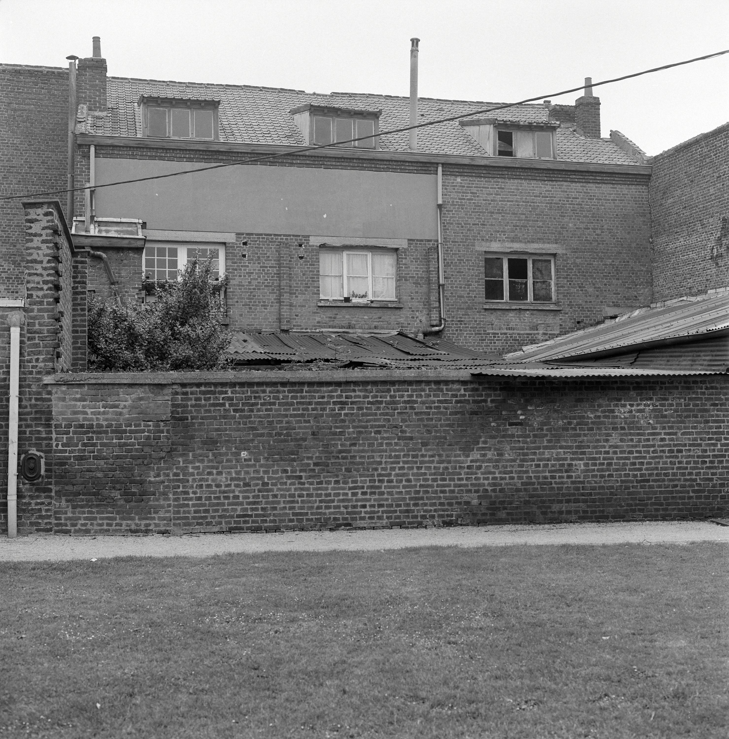 Huilerie Wanin-Gourdin, puis usine textile (fabrique de sacs en jute) dite sacherie Sainte-Thérèse, actuellement immeuble à logements