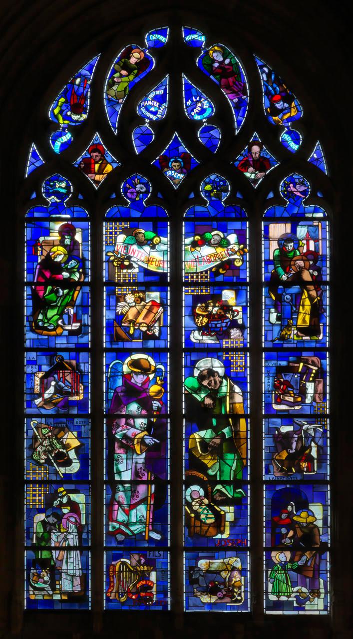 Verrière figurée : Saint Joseph (baie 6)