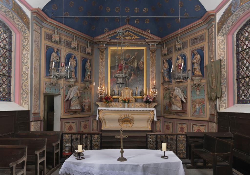 Ensemble du mobilier et du décor du chœur de l'église Saint-Louis du Crocq (maître-autel, tabernacle, retable, tableau d'autel, peinture monumentale, statues)