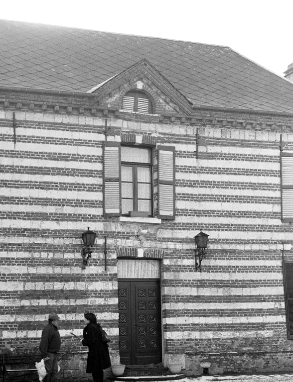 Maison de célestins, puis presbytère, actuellement ferme