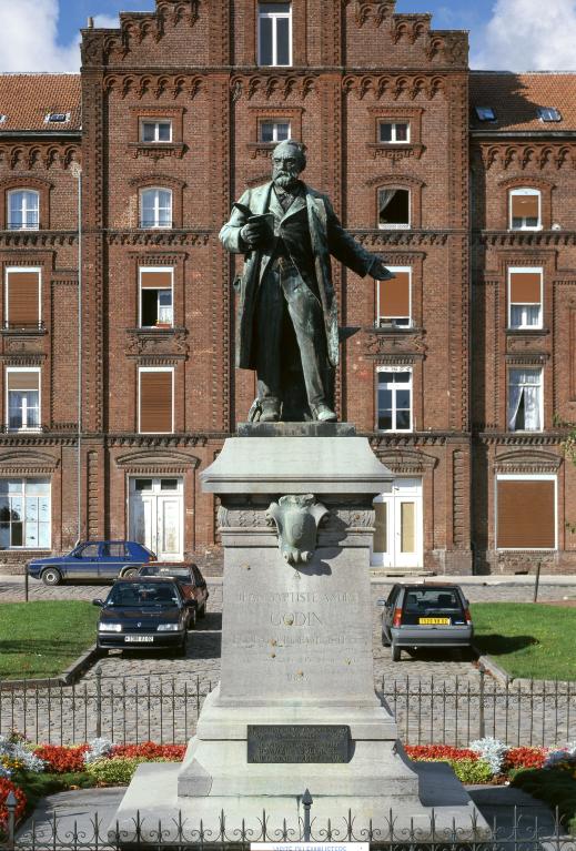 Monument à Jean-Baptiste André Godin