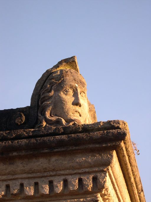 Tombeau (sarcophage) de la famille Capel-Cornette