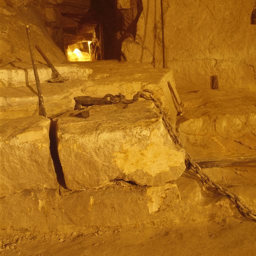 Ancienne carrière de calcaire souterraine Parrain, puis champignonnière, actuellement Maison de la Pierre du Sud de l'Oise