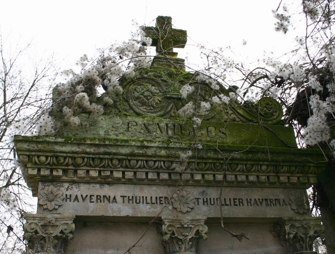 Tombeau (stèle funéraire) des familles Haverna-Thuillier Thuillier-Haverna