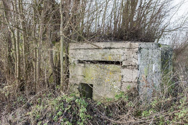 Casemate à canon 85