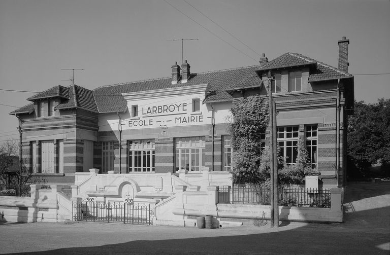 Mairie et école primaire de Larbroye