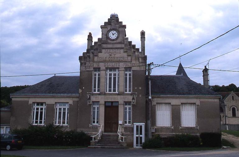 Mairie et ancienne école primaire de Vendresse-Beaulne