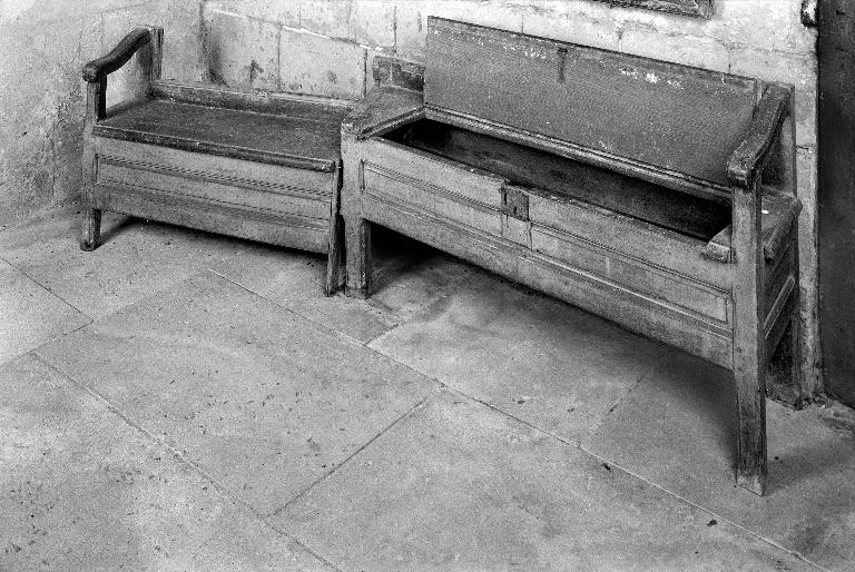 Banc de fidèles (banc-coffre d'église)