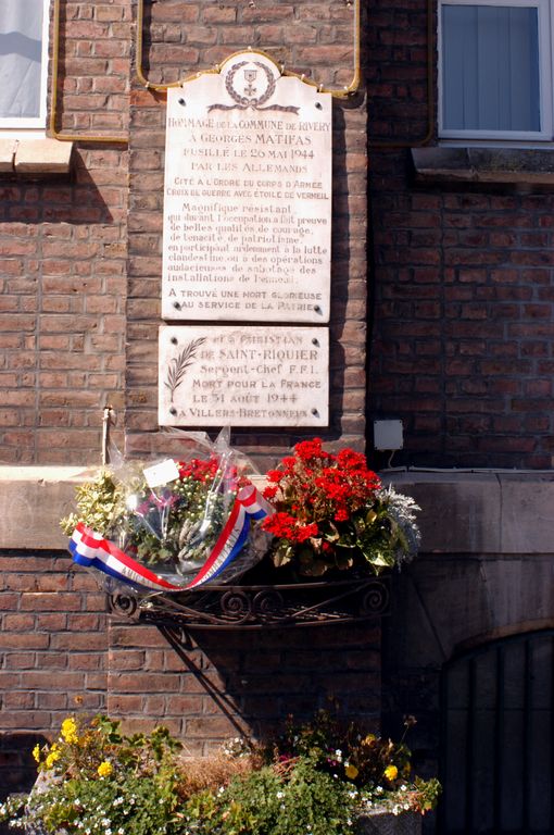 Ancienne maison de campagne du Collège d'Amiens, actuelle mairie et école primaire de Rivery