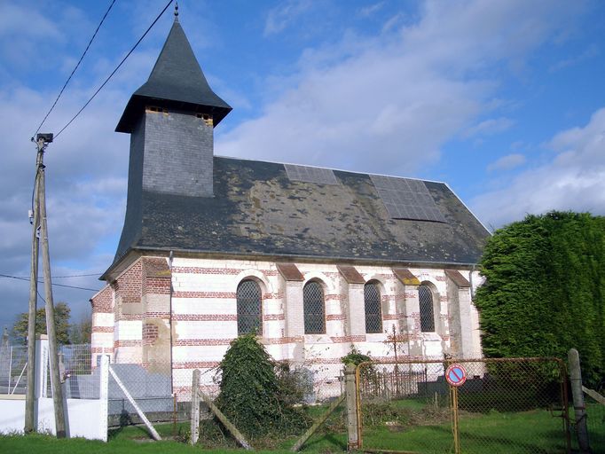 Eglise paroissiale et cimetière Saint-Quentin de Saint-Quentin-en-Tourmont