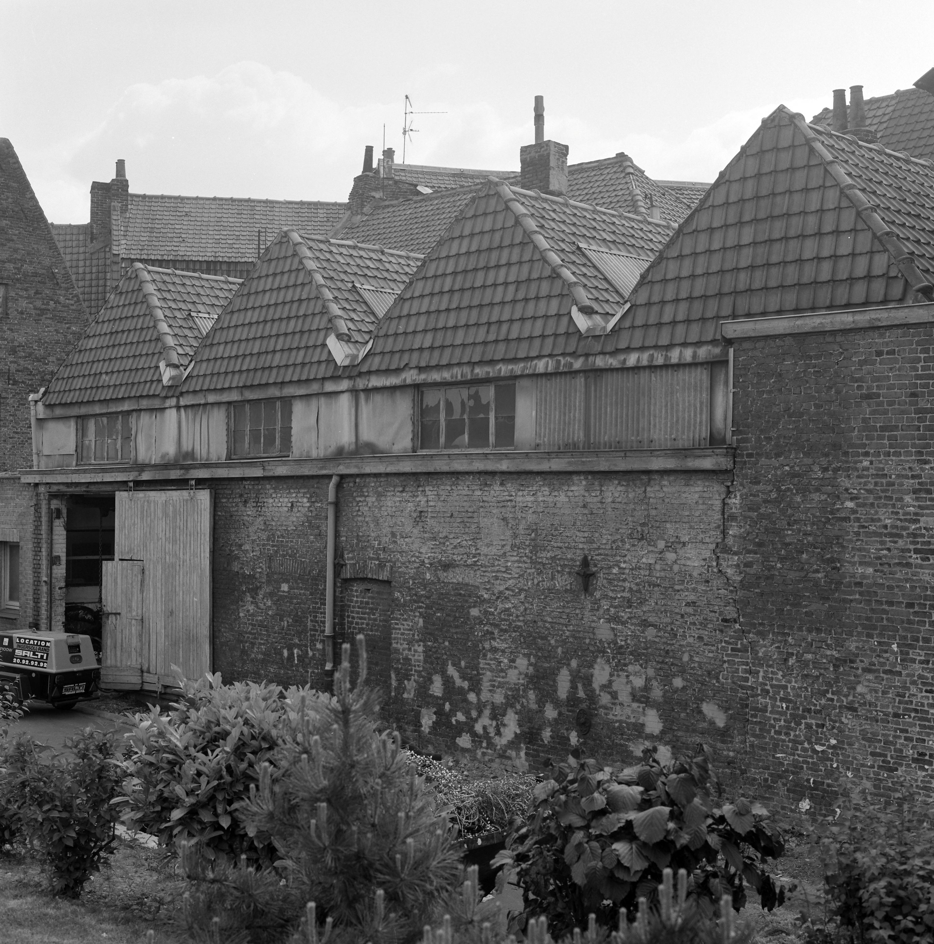 Usine de serrurerie Bouveur, puis Meaux-Soone, puis usine de traitement de surface des métaux, actuellement immeuble à logements