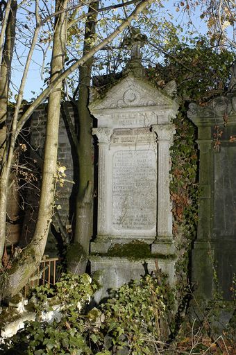 Tombeau (stèle funéraire) des familles Legueur-Lefebvre et Dailly-Legueur