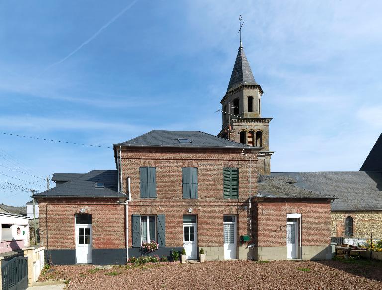 Ancienne école primaire de garçons et mairie de Friville, devenue école de filles puis maison