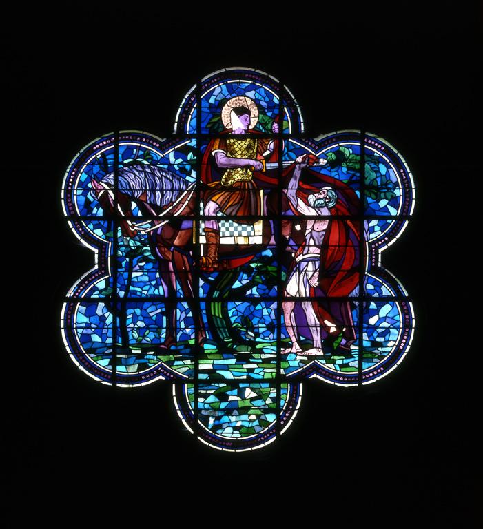 Ensemble des verrières de l'église : Les évangélistes, Saint Martin partageant son manteau, Salomé recevant la tête de saint Jean-Baptiste, Vierge en majesté, Symboles religieux (baies 1 à 17)