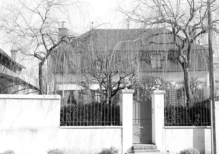 Maison de régie de l'abbaye de Corbie, puis école, actuellement maison