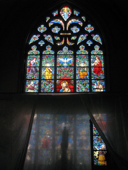 Ensemble de 2 verrières figurées décoratives (baies 7, 8) : Christ en majesté ; Vierge en majesté