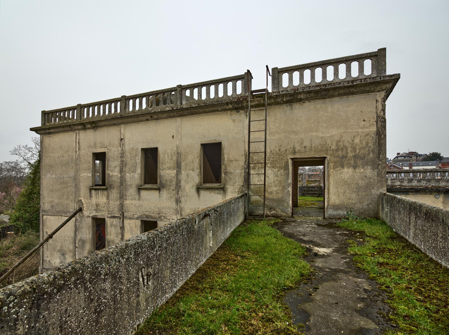 Anciens moulins de la porte de Paris, puis minoterie dite Moulins Damay, puis Grands Moulins de Péronne (détruit)