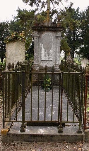 Tombeau (stèle funéraire) de la famille Dubois-Sangnier