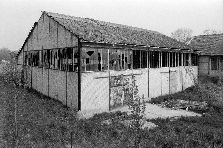 Ancien tissage de jute Richard, puis Roche Flament Loquet, puis Dumas Noirot et Leridais, puis Bernheim Frères et Cie, puis Société Industrielle et Commerciale La Catiche (SICA), devenue usine de matériel électrique Somelec