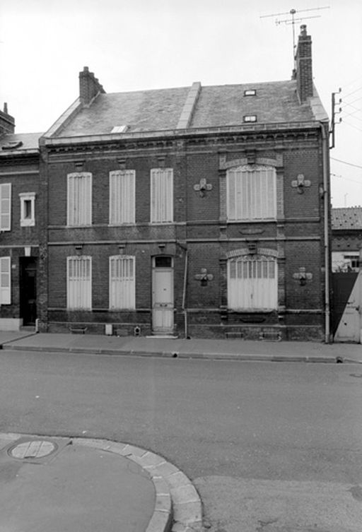 Ancienne usine de confection V. Danuil, puis Sté Amiénoise du Vêtement, puis Ste d'Alsace et Cie, puis Jean Louis de Paris