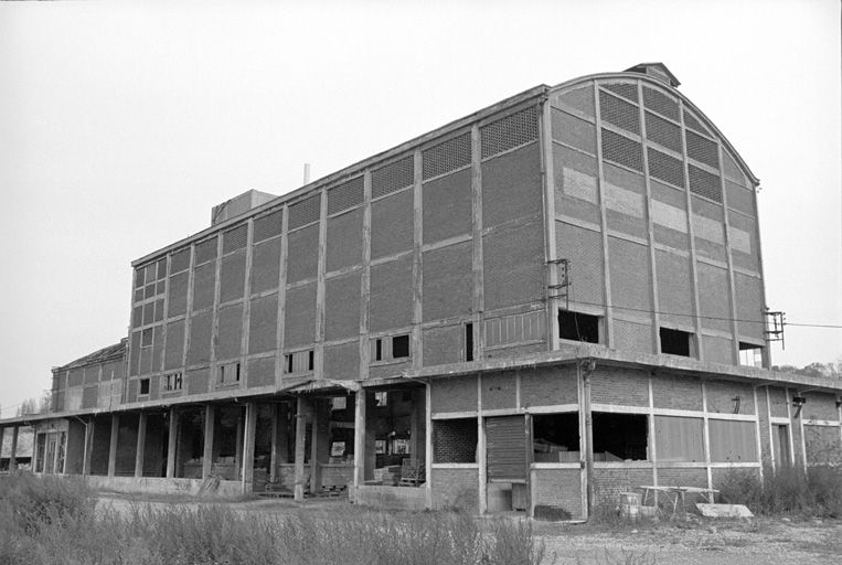 Ancienne usine de traitement des phosphates, dite Société picarde de superphosphates, puis des engrais de Roubaix, puis des engrais Pierre Linet (vestiges)