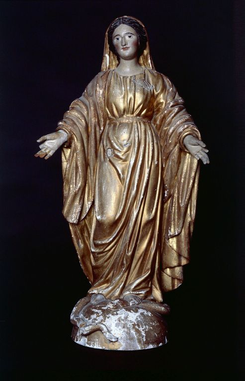 Statue (demi-nature) : Vierge foulant l'aspic
