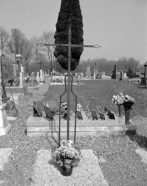 Tombeau (croix funéraire) d'Achille Couteaux