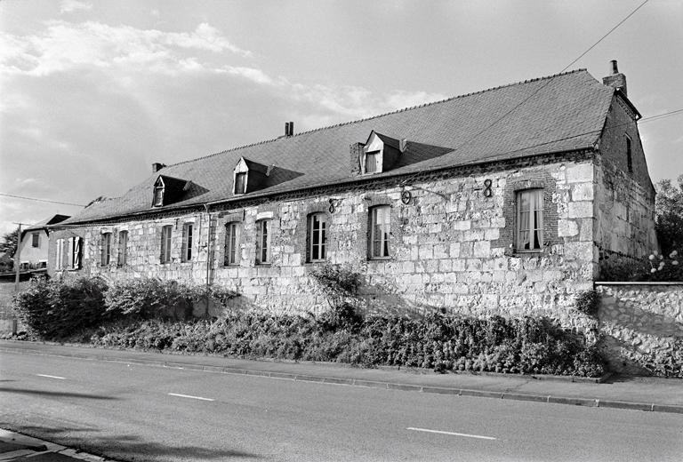 Ancienne ferme, puis haras, abattoir, entrepôt public