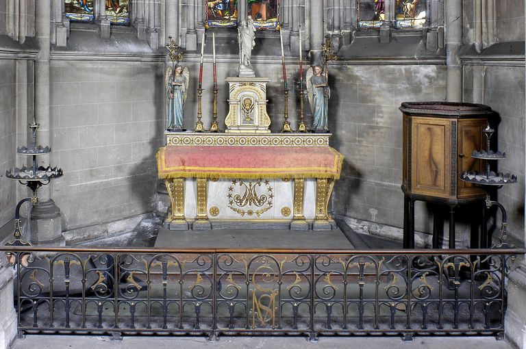 Le mobilier de la chapelle Saint-Michel, dite des Saints-Anges (autel, tabernacle, clôture de chapelle et deux statues)