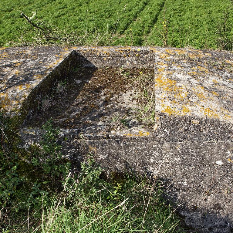 Casemate à personnel et casemate à mitrailleuse 181