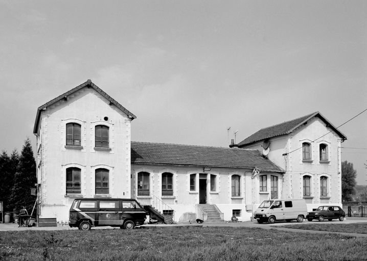 Ancienne usine de produits chimiques (usine de noir animal), dite Société des Colles et Gélatines Françaises, puis Rousselot