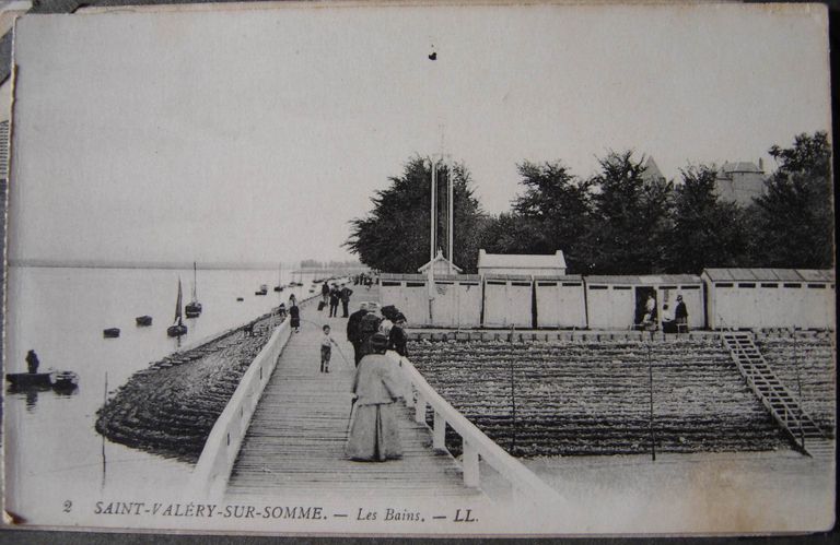 Saint-Valery-sur-Somme. Les cabines des Bains de la Ville, au début du 20e siècle (disparues).