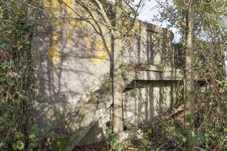 Casemate à mitrailleuse 27