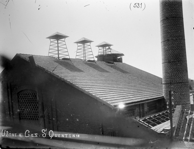 Usine à gaz Semet et Cie, puis Société Anonyme d'Eclairage par le Gaz de la Ville de Saint-Quentin, puis Société Saint-Quentinoise d'Eclairage et de Chauffage, puis Gaz de France