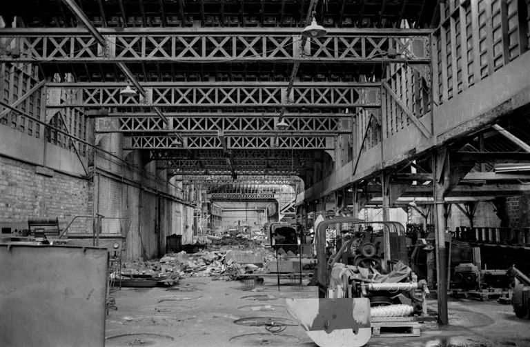 Filature de jute Saint Frères, puis Boussac Saint Frères à Saint-Ouen, devenue corderie, puis usine de fibres artificielles et synthétiques Peaudouce, puis Trioplanex