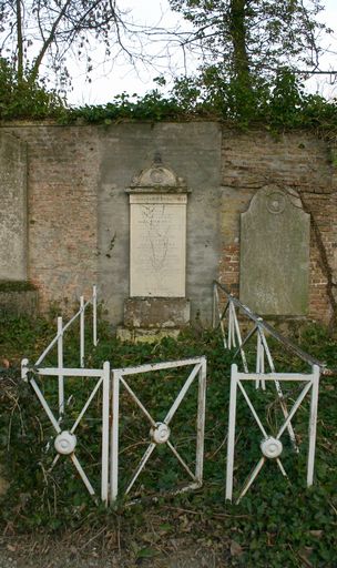 Tombeau (stèle funéraire) de la famille Lambert-Pauchet
