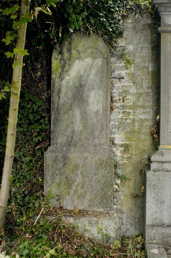 Tombeau (stèle funéraire) de la famille Ledieu-Lesage