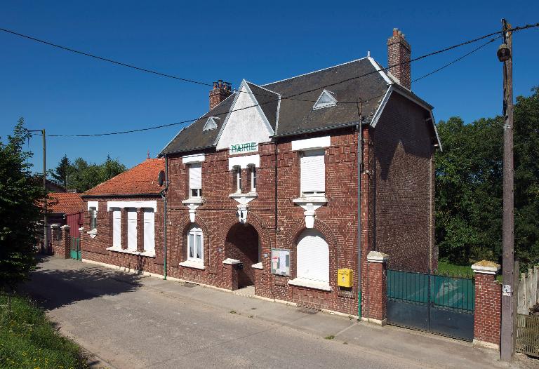 Ancienne école primaire et mairie (ancien presbytère), actuelle mairie d'Authuille