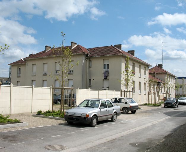 Ancien foyer logement des ouvriers célibataires des établissements Kuhlmann à Villers-Saint-Paul