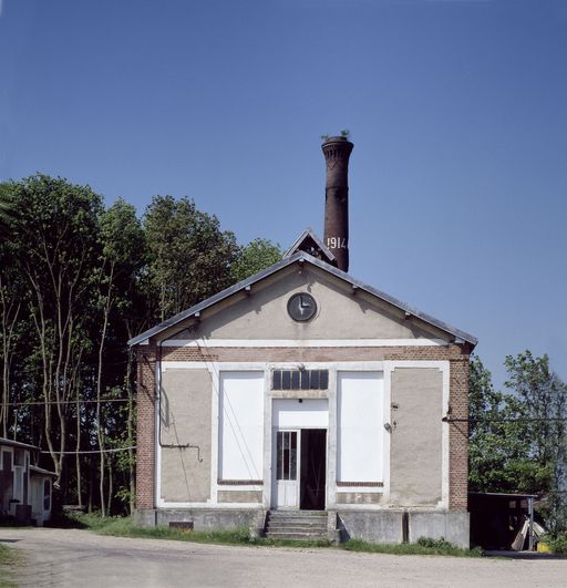 Les usines liées au travail du bois (scieries, usines de menuiserie, brosseries, papeteries et cartonneries) dans l'arrondissement de Compiègne